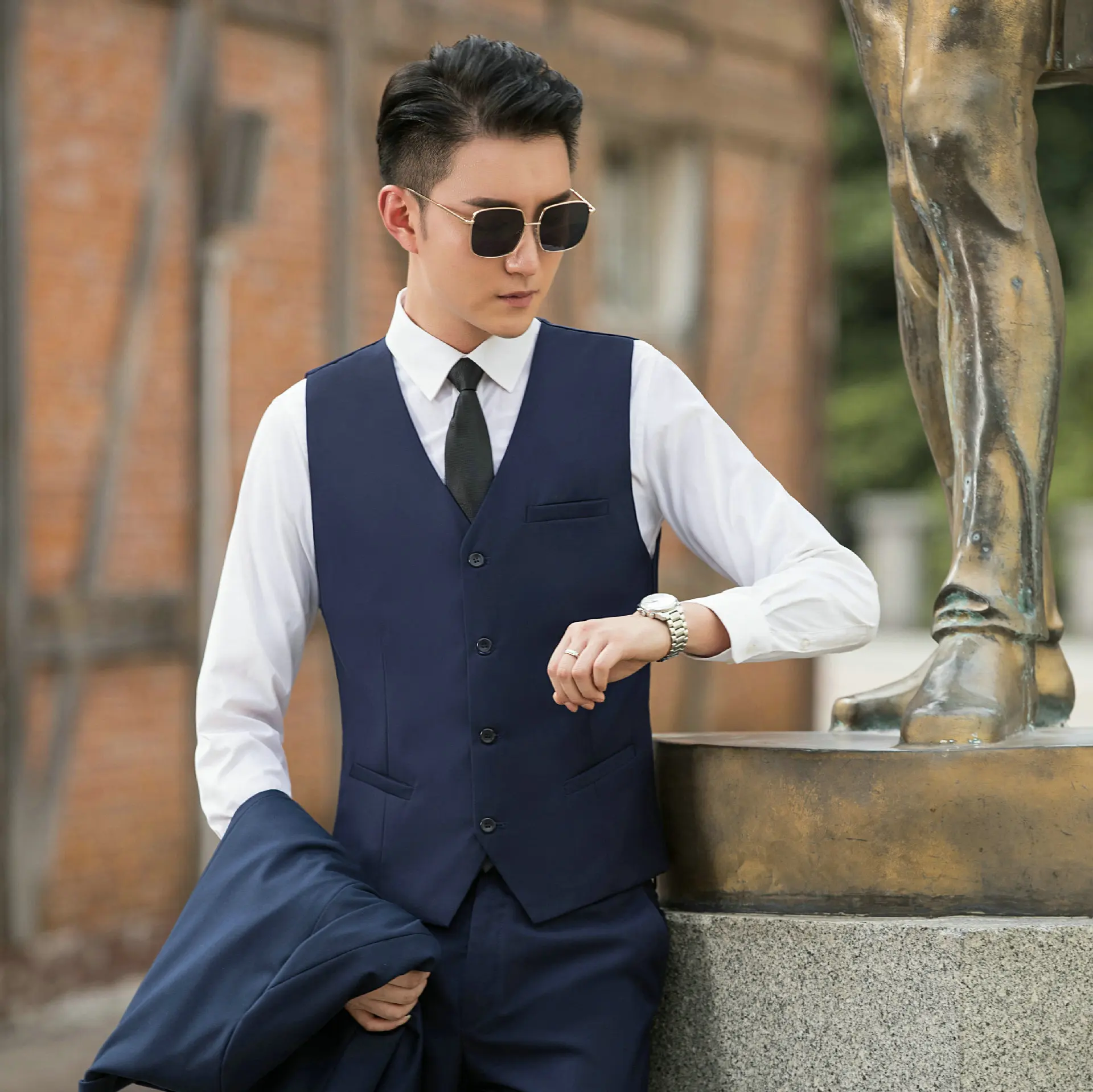2025 Man Vest Spring Autumn Simple Solid Color V-neck Slim Male Waistcoat Single-breasted Breathable Versatile Men Suit Coat - Image 3